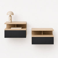Deux tables de chevet murales bois clair avec tiroir noir et espace ouvert
