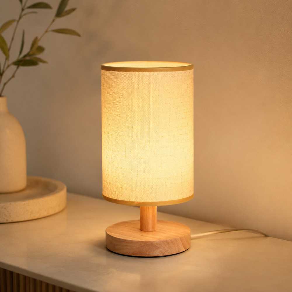 Lampe de chevet avec abat-jour en tissu et base en bois clair