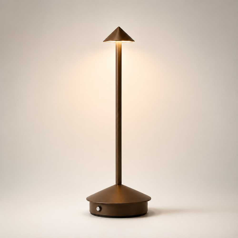 Lampe de chevet marron au design fin avec éclairage chaleureux